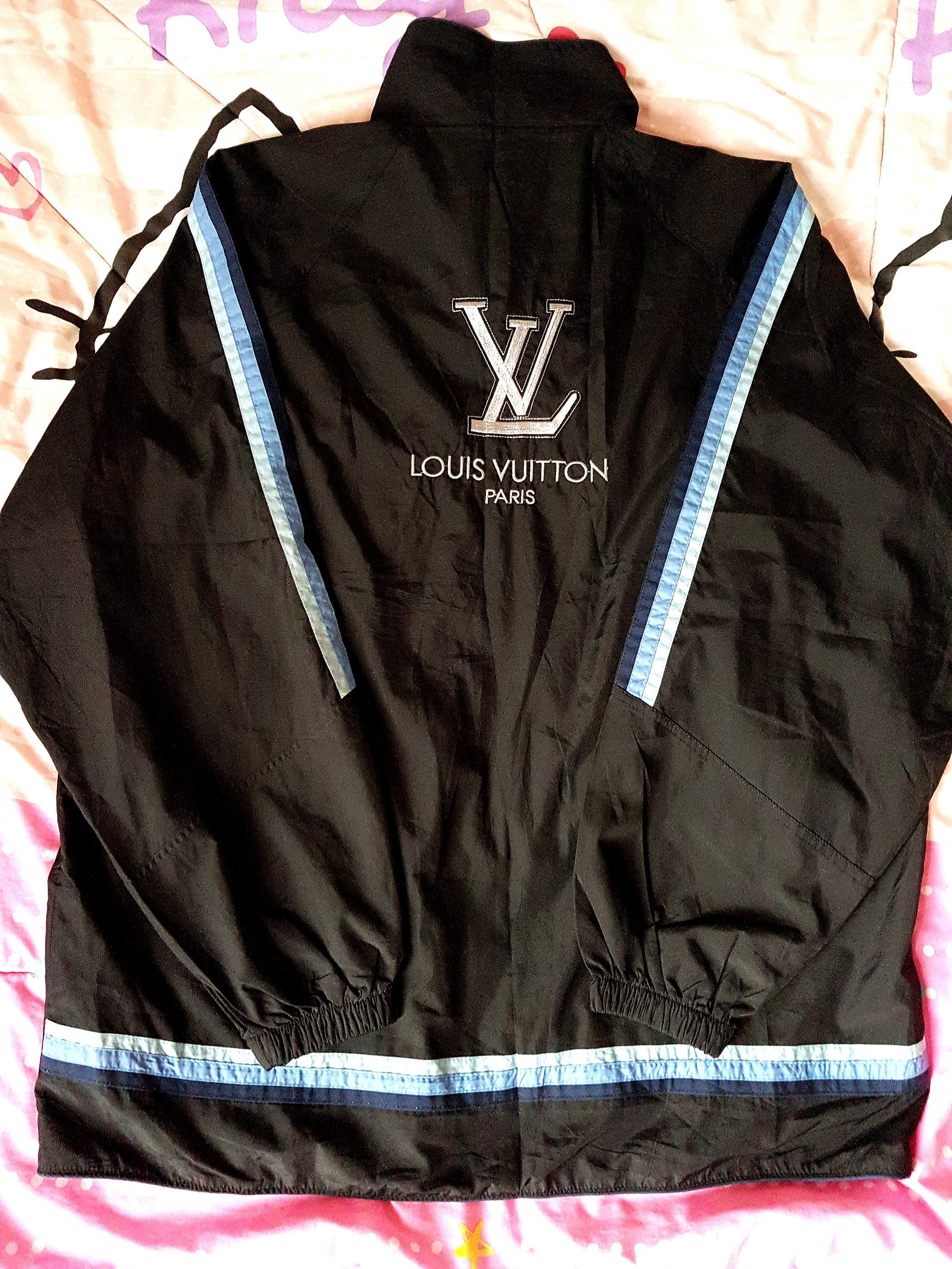 Vintage LV Louis Vuitton Windbreaker Jacket., Men's Fashion, Coats, Jackets  and Outerwear on Carousell