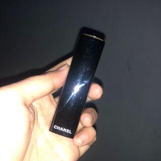Chanel rouge allure velvet 50 la romanesque