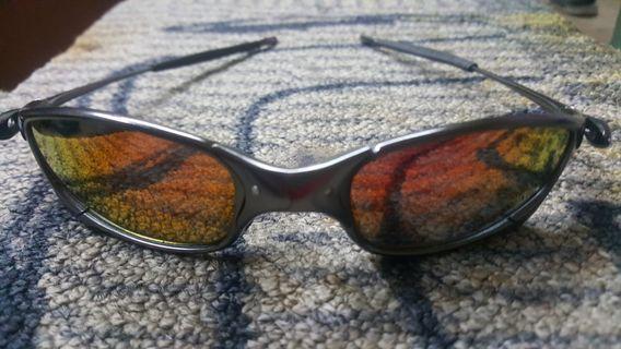 oakley sunglasses rarely used 2.6k