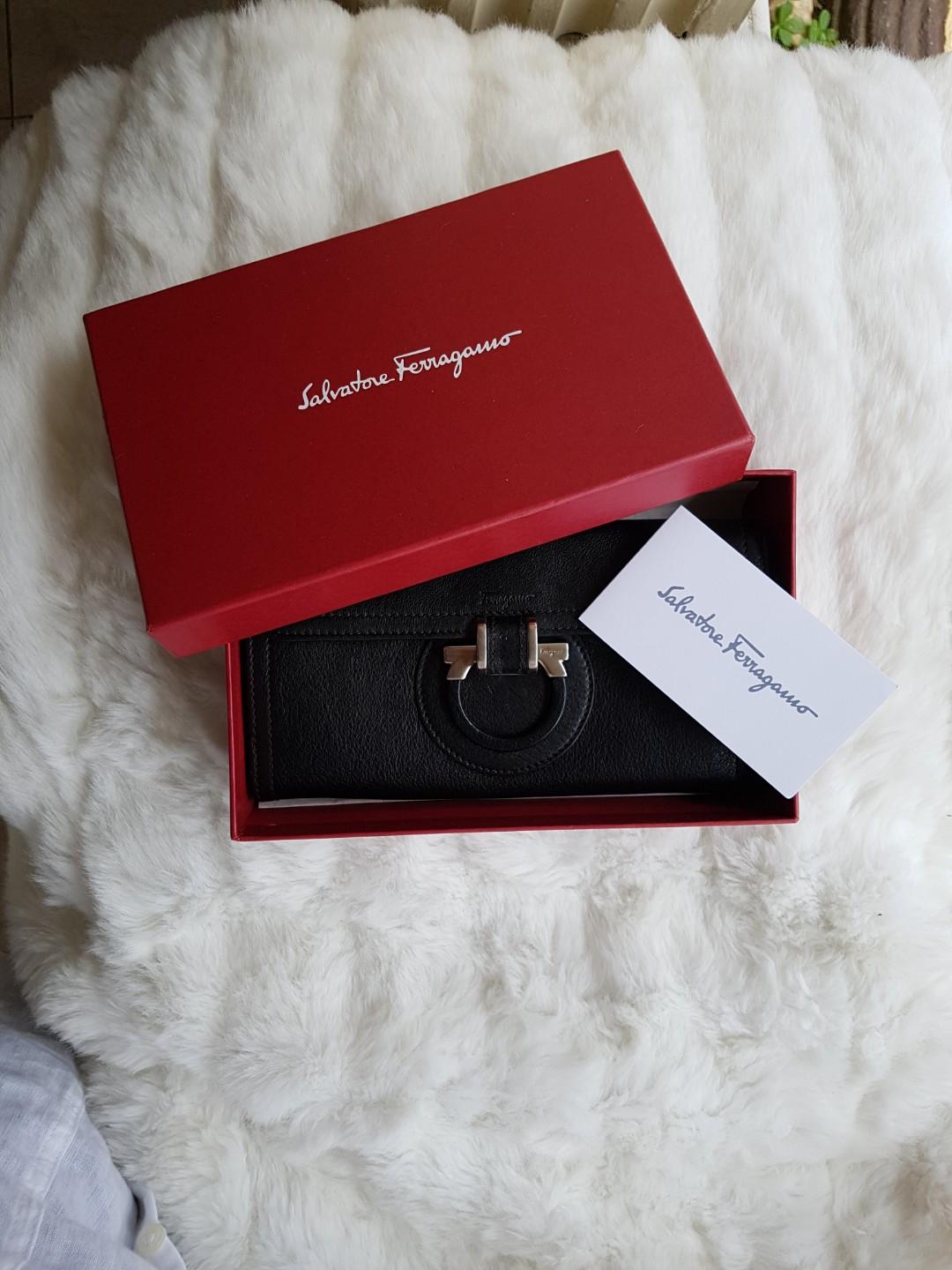 Authentic Preowned Salvatore Ferragamo Wallet (Category: Luxury Bags & Wallets) located in San Pablo. Submitted by watchyouwantphsecond (Listing ID 267077442, Image 1). Description: Authentic Preowned Salvatore Ferragamo Wallet Complete Inclusion Interior 9/10 Exterior 9/10.