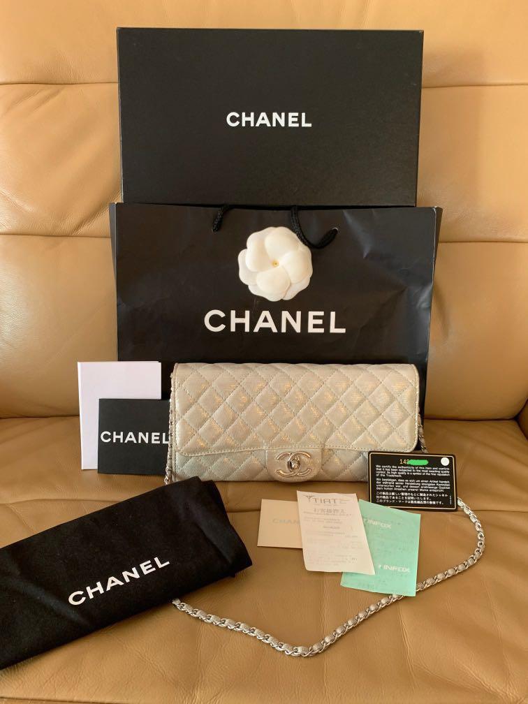 Chanel clutch sale 2025