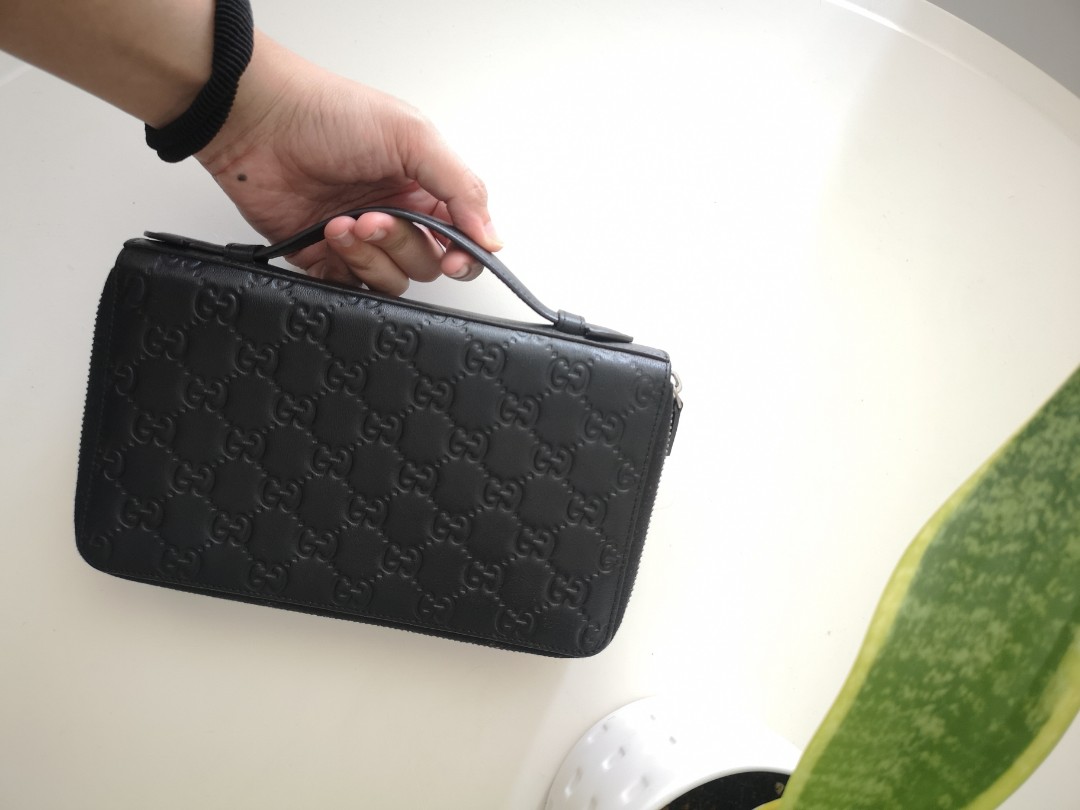 Mens clutch 2025 bag gucci
