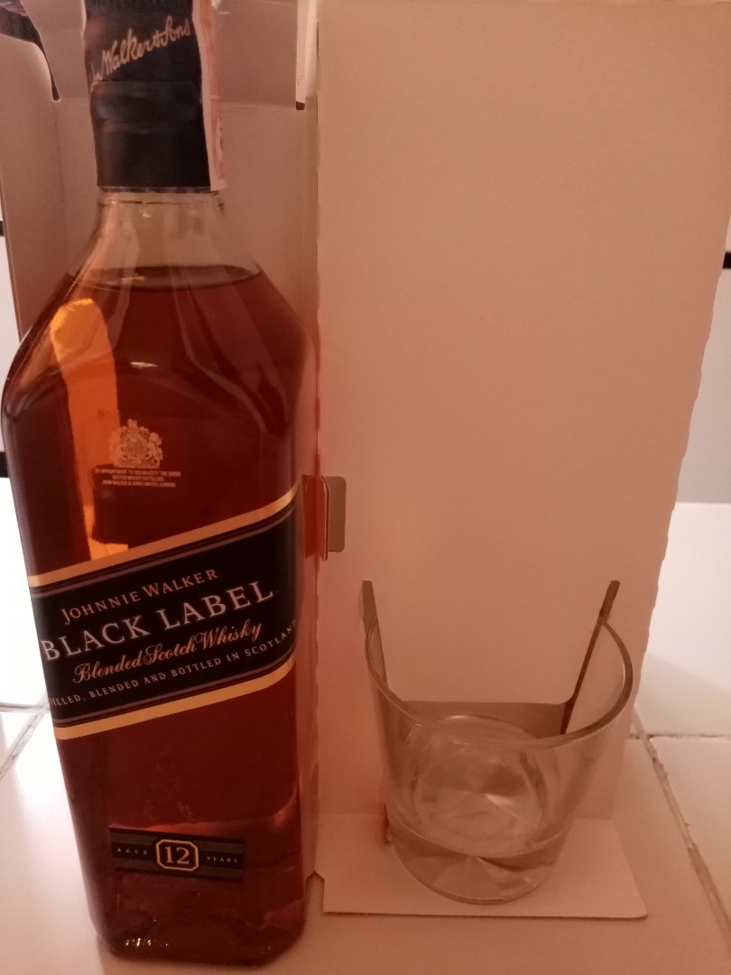 NEW Johnnie walker black label limited edition with tumbler ...