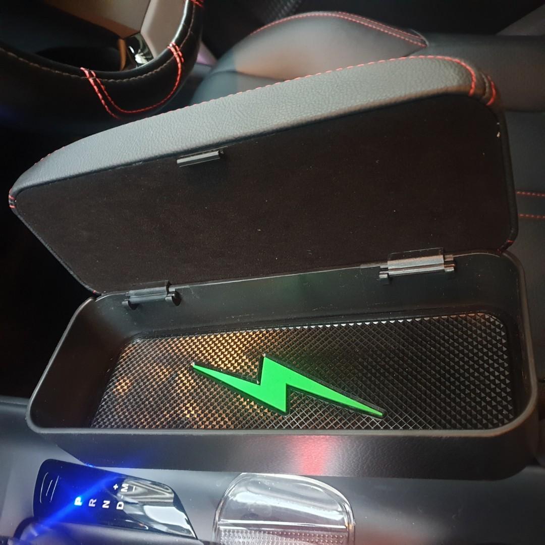 multi function arm rest comes with mobile wireless charging, Car ...