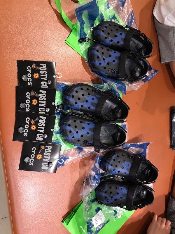 WTT Shrek Crocs, Men's Fashion, Footwear, Casual shoes on Carousell