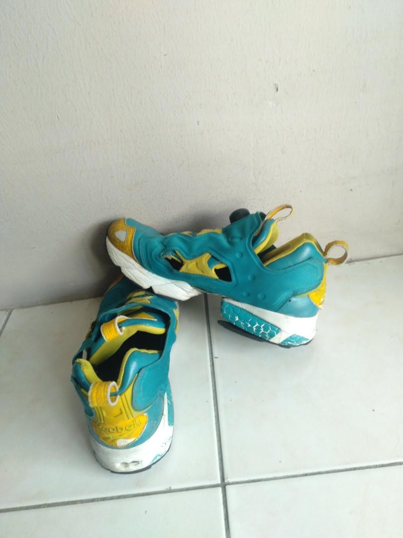 Reebok Pump Men s Fashion Footwear Sneakers on Carousell