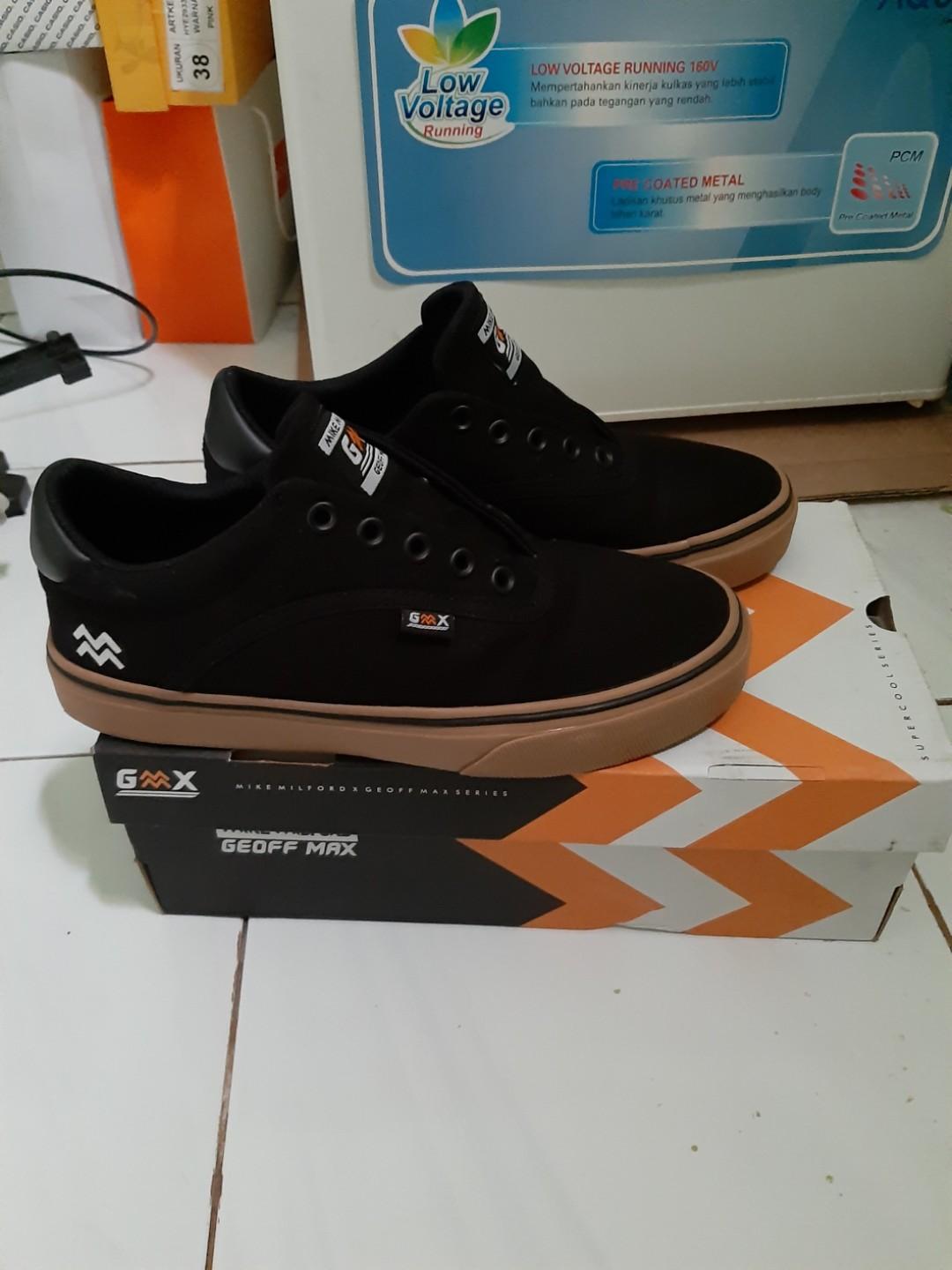 Sepatu Geoff Max Local Pride Fesyen Pria Sepatu Sneakers Di Carousell