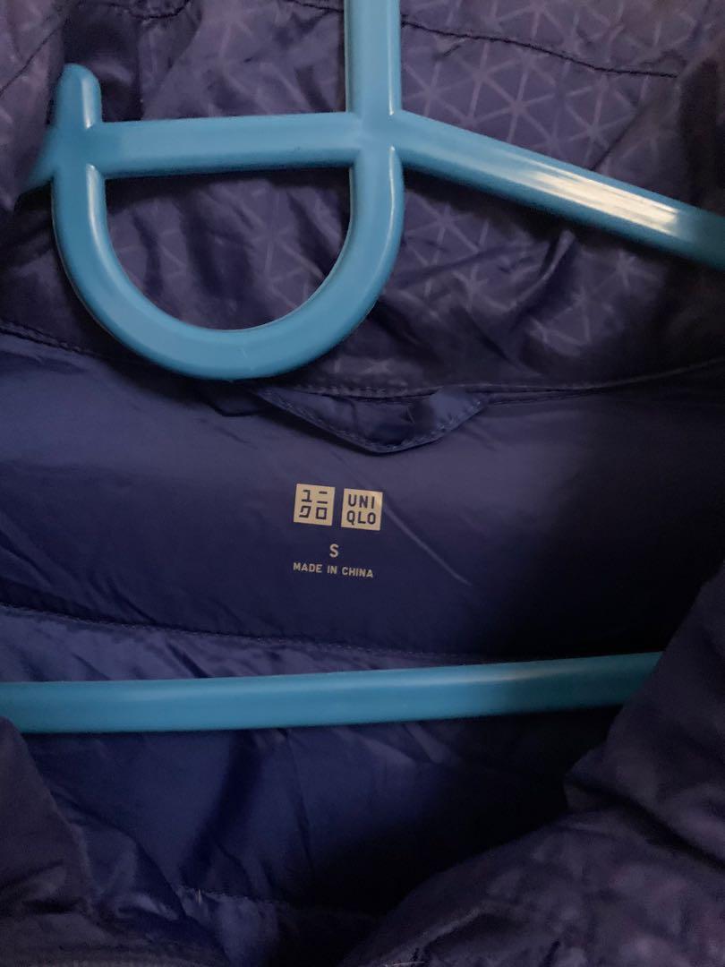 Uniqlo Down Jacket (Category: Coats, Jackets and Outerwear) located in Taguig. Submitted by julski21 (Listing ID 267159747, Image 2). Description: Unisex Can fit 10-12 yrs old ( small frame) Can fit small women.
