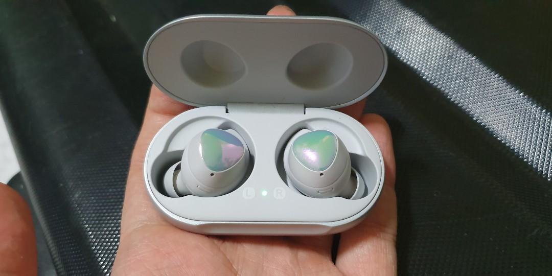 Buds clearance aura glow
