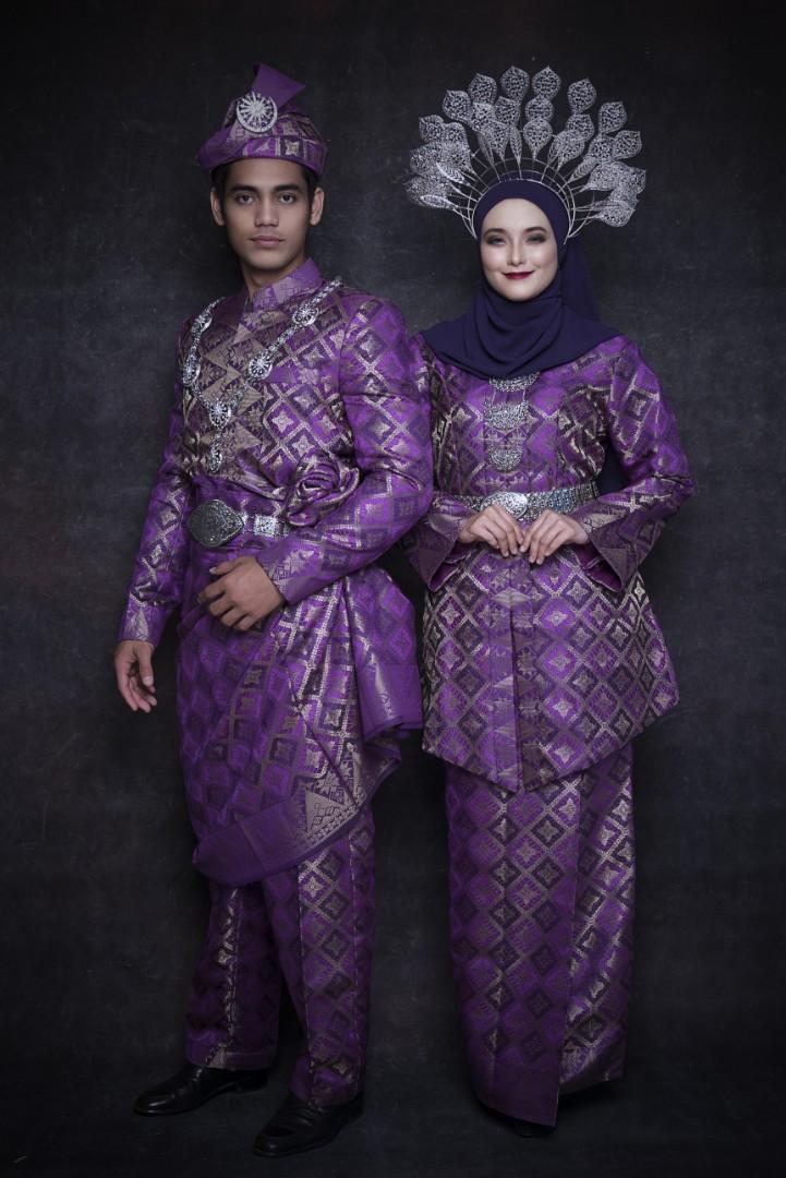 Baju Pengantin Melayu Tradisional : Sila hubungi kami sekiranya anda