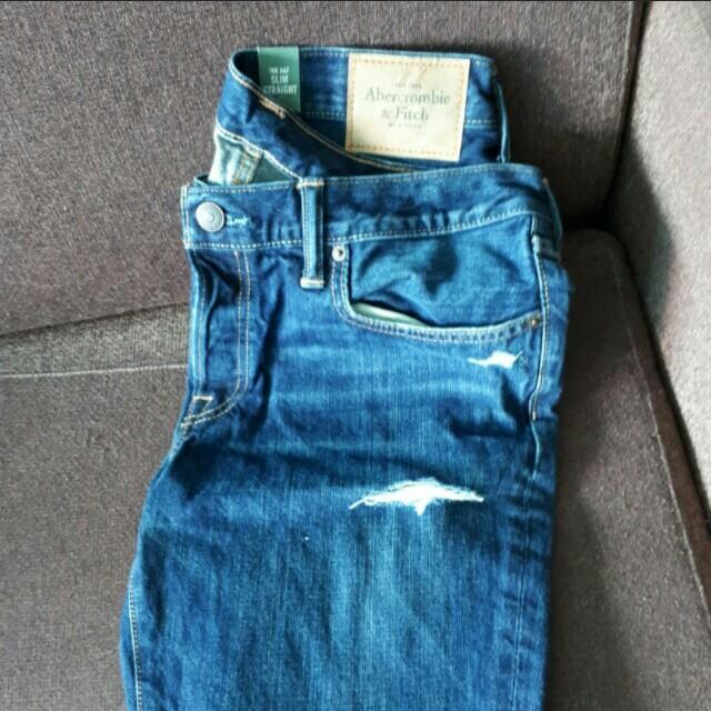 abercrombie & fitch ripped jeans