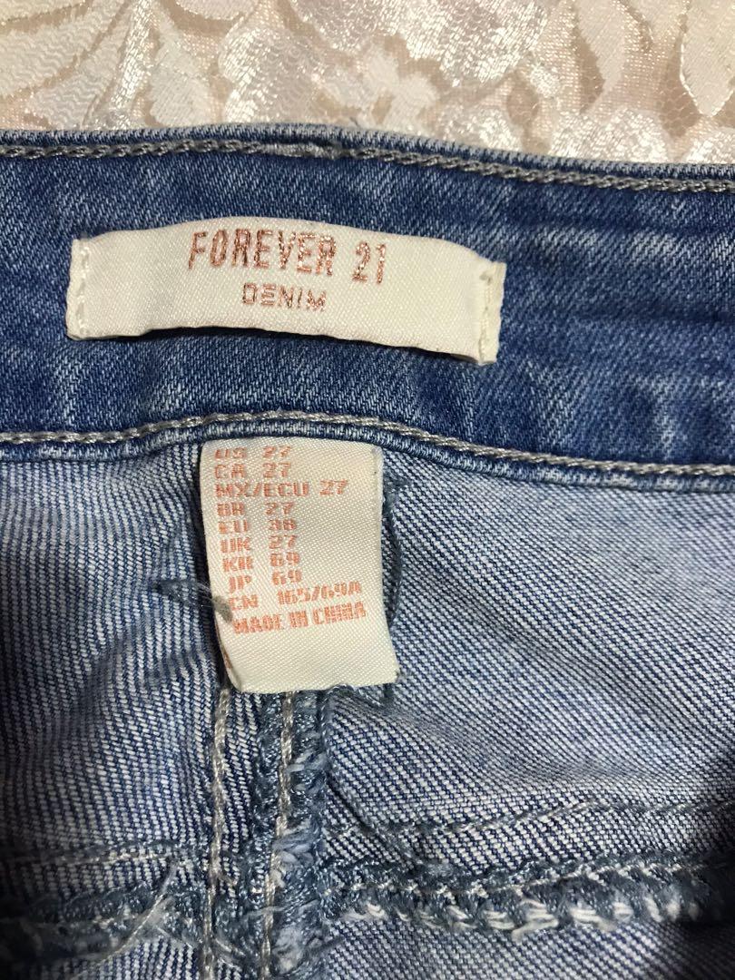 F21 ripped jeans (Category: Jeans) located in Las Pinas. Submitted by _audi (Listing ID 267293921, Image 3). Description: Never been used, nakastock lang sa cabinet ORIGINALLY BOUGHT AT F21 SM SOUTHMALL FOR 1,199.