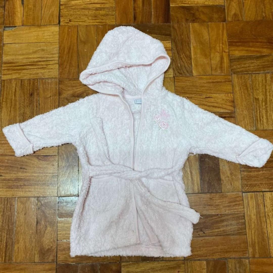 First Impressions Bath Robe For Infants 0-9Mos (Category: Other Baby Bathing & Changing Needs) located in Manila. Submitted by memorylanestore (Listing ID 267193535, Image 2). Description: First Impressions Bath Robe For Infants 0-9Mos Very Good Condition Guaranteed 100% Authentic Excellent Quality..