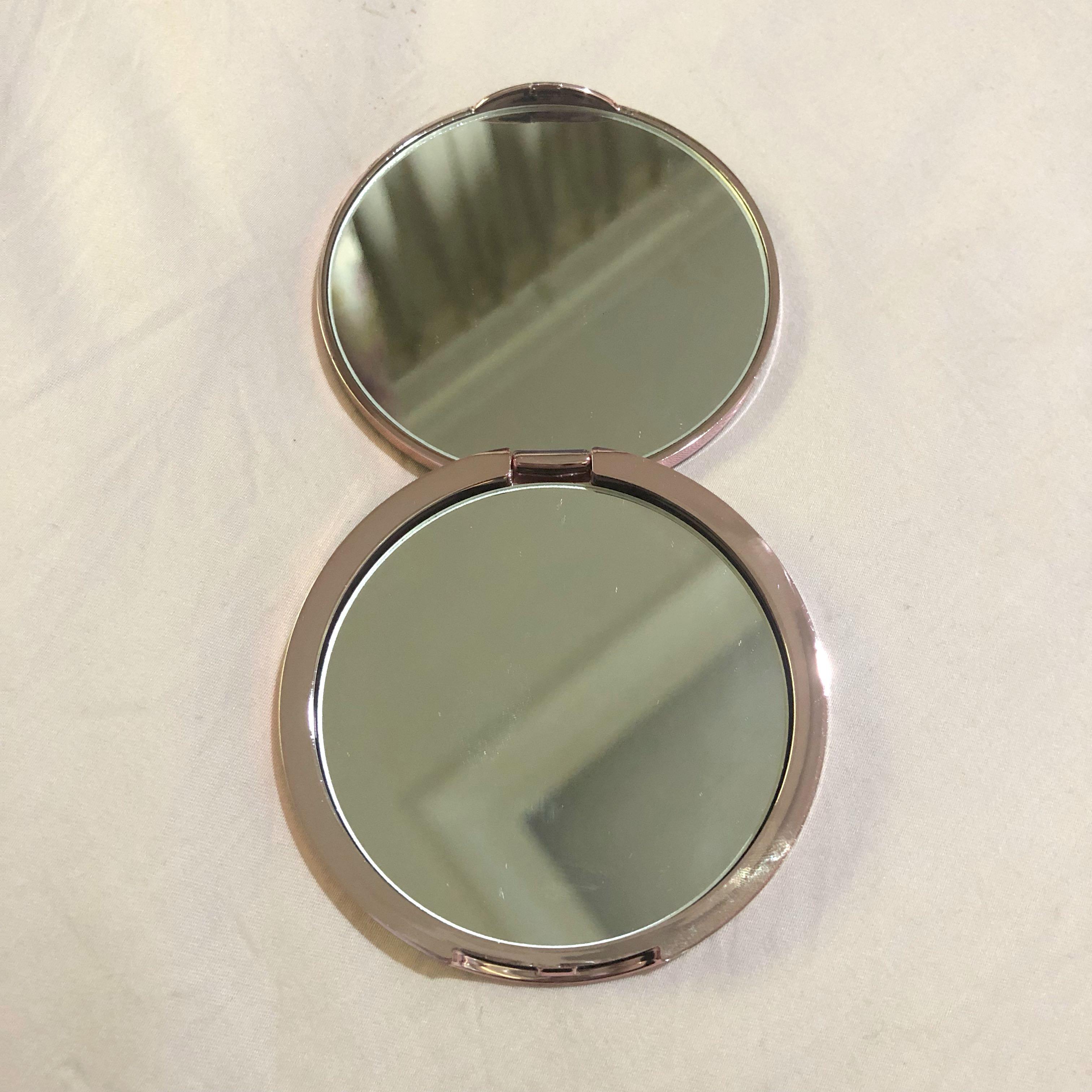 Laneige Pocket Mirror, Kesehatan & Kecantikan, Rias Wajah di Carousell