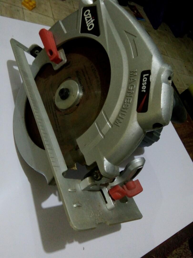 Large Circular Saw 235mm (9-1/4") (Category: Construction Tools & Equipment) located in Makati City. Submitted by reachcomcabinet (Listing ID 267281133, Image 3). Description: Australia brand large circular saw MAGNESIUM BODY AND PLATE. NO RUST Size: 235mm or 9-1/4" Manually use or Table circular saw Power: 220v High Speed power 2,000watts With LAZER light guide With sharp original saw blade free Includes 1set OZITO circular Saw only. The small c
