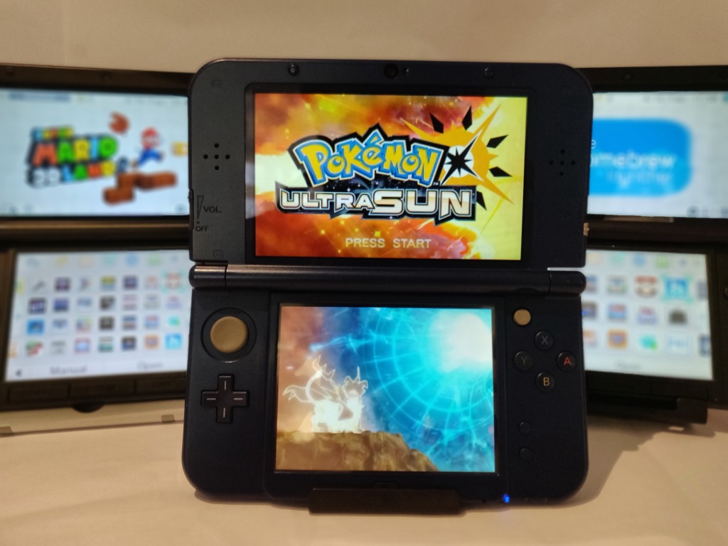 Nintendo 3DS 800 Games Charger Case Pokemon Ultra Moon