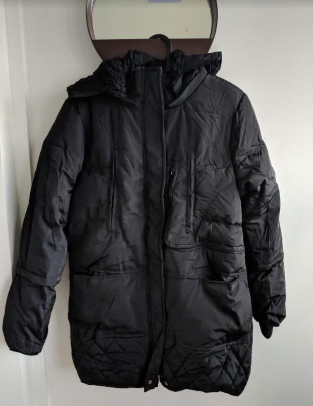 Winter down jacket (Category: Coats, Jackets and Outerwear) located in Singapore. Submitted by lovely_perks (Listing ID 267258619, Image 1). Description: Good condition. Only used once for a trip recently. Duck down feathers within. Bought from Korea. Suitable for cold winters. .
