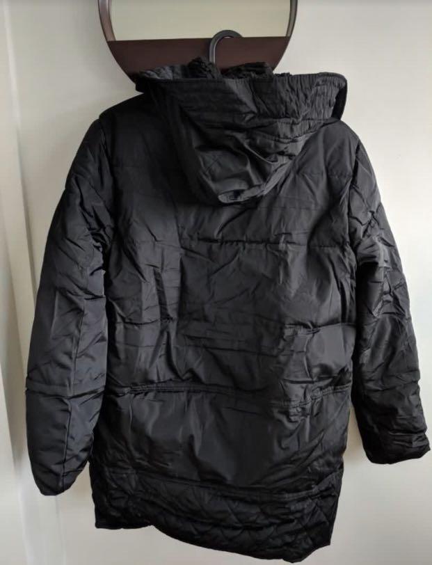 Winter down jacket (Category: Coats, Jackets and Outerwear) located in Singapore. Submitted by lovely_perks (Listing ID 267258619, Image 2). Description: Good condition. Only used once for a trip recently. Duck down feathers within. Bought from Korea. Suitable for cold winters. .