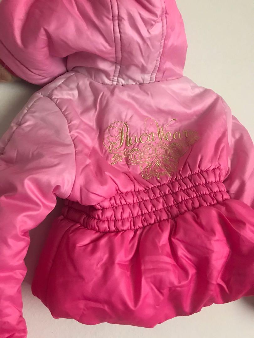 Winter Jacket (Category: Babies & Kids Fashion) located in Kuala Lumpur. Submitted by zaranadel (Listing ID 267234189, Image 3). Description: Pink Ombre Winter Jacket Size 2T fit up to 4yrs old petite girl As good as new Original RocaWear USA.