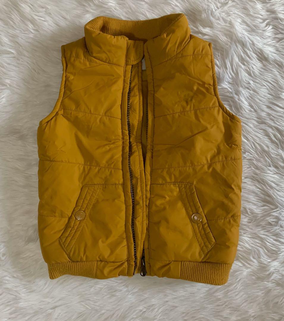 Winter vest (Category: Babies & Kids Fashion) located in Taguig. Submitted by beth007 (Listing ID 267280169, Image 1). Description: Japan Brand For 18 months old Used in Canada and US recently with negative degree temperature Winter jacket winter baby.