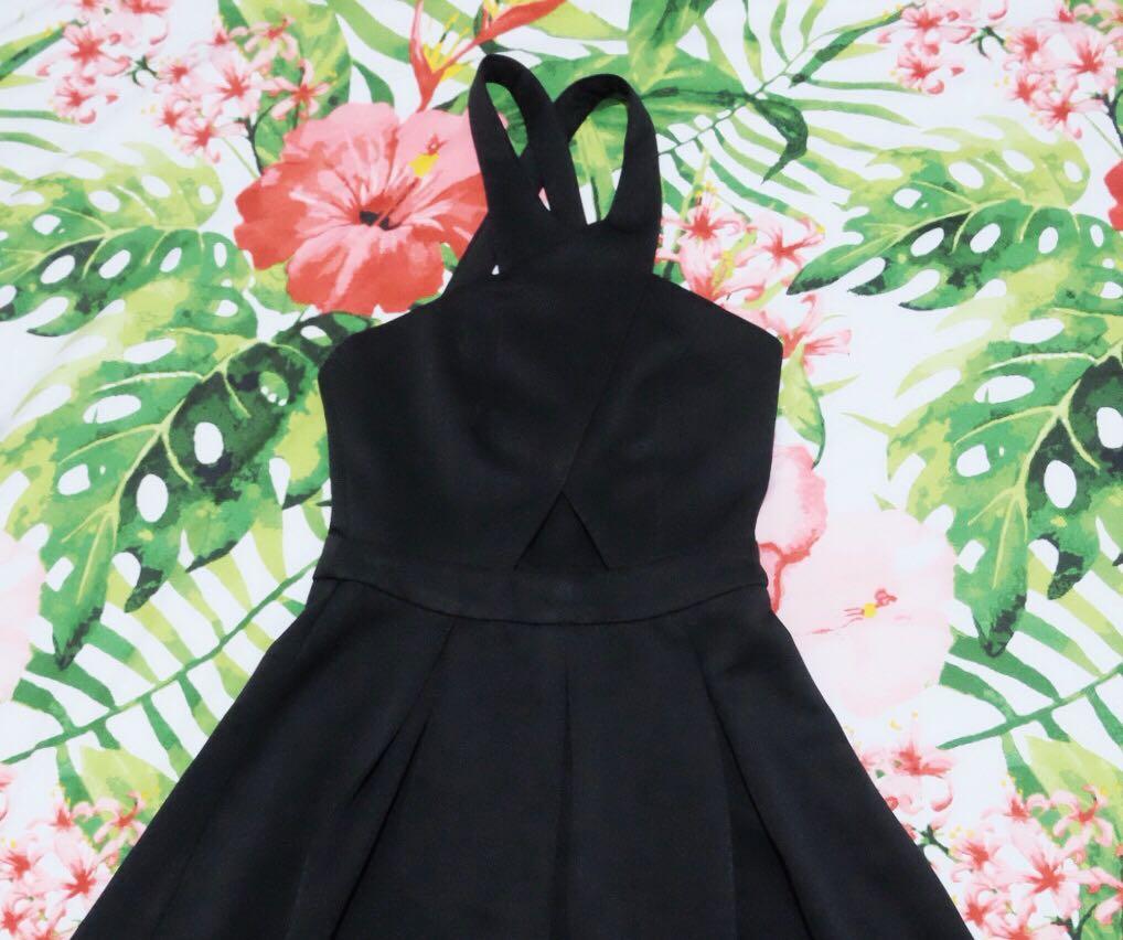 Black Front-Crossed Cocktail Dress (Category: Evening dresses & gowns) located in Paranaque City. Submitted by divatitaph (Listing ID 267338509, Image 2). Description: Fits to XS-S frames. Used only once during a graduation ceremony. Buy to appreciate. 🥰.