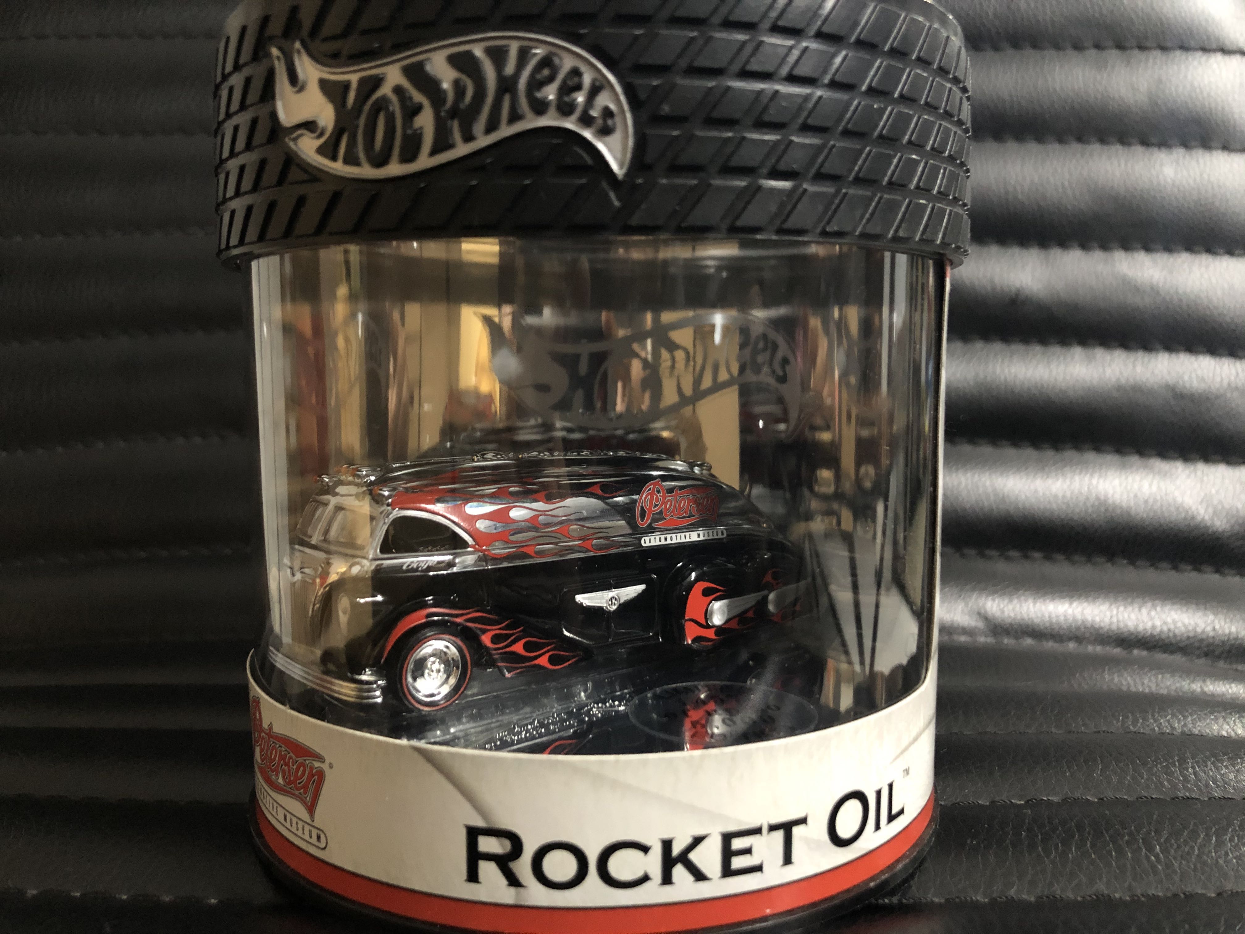 ROCKET OIL Petersen AUTOMOTIVE MUSEUM HOTWHEELS Rocket Oil Hot