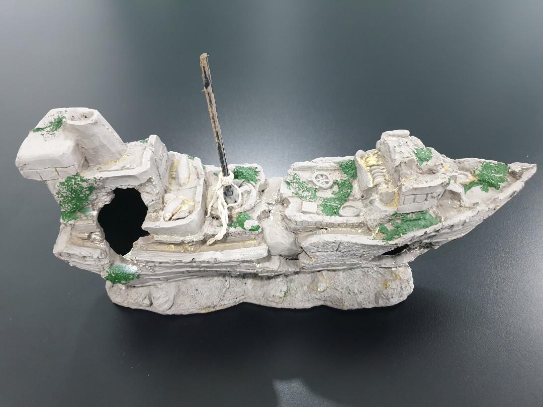 Sinking ship (Category: Homes & Other Pet Accessories) located in Singapore. Submitted by fuzikui (Listing ID 267464397, Image 2). Description: 34cm by 22cm Suitable for 3 ft and above tank. Self collect at ubi area..