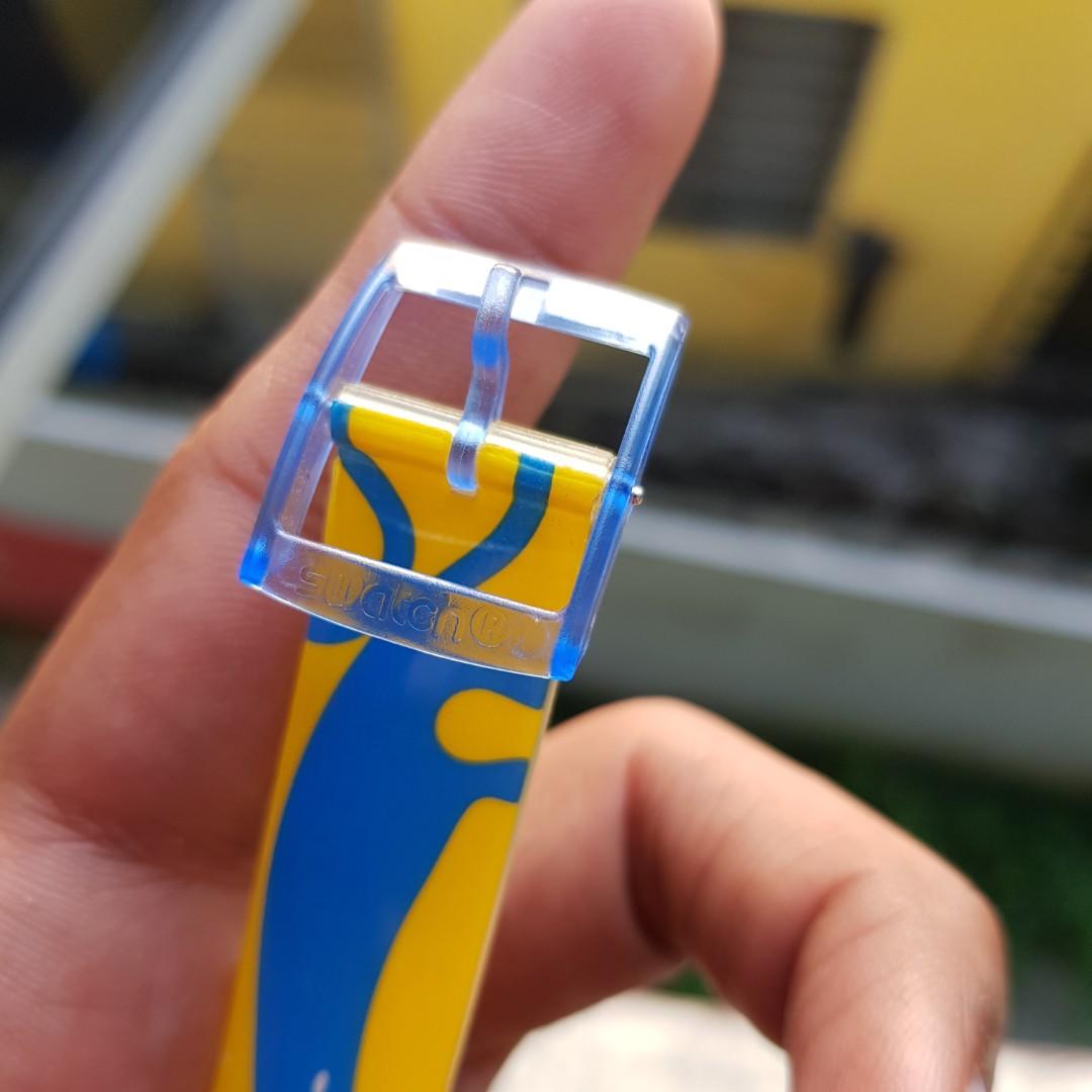 Swatch (Category: Watches) located in Subang Jaya. Submitted by mzhpreloved (Listing ID 267435982, Image 3). Description: Hi. Swatch Superbb condition Original Minat rojer2.