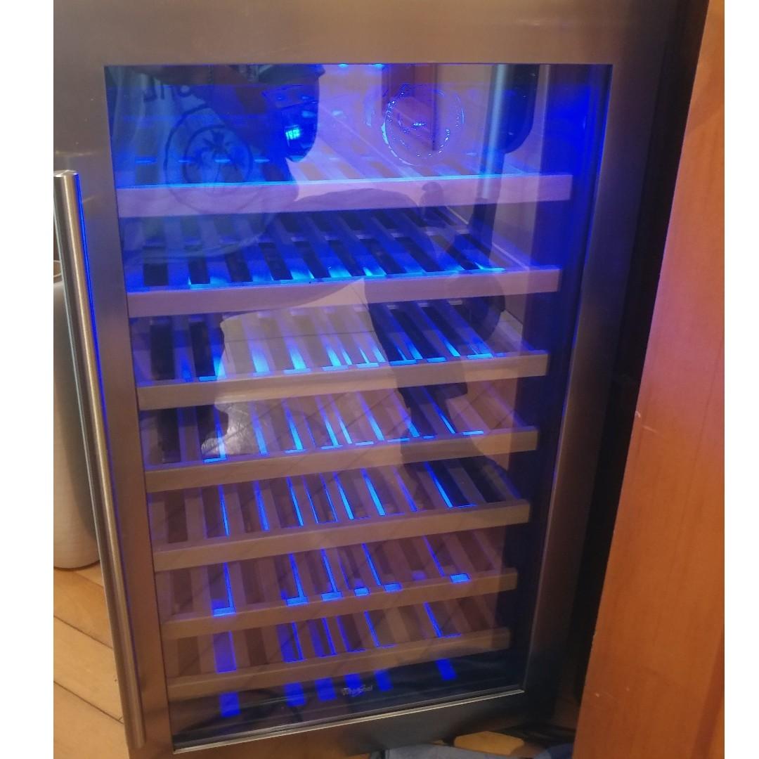 WHIRLPOOL WINE COOLER ARC2100, 家庭電器, 廚房電器, 酒窖及存倉 Carousell