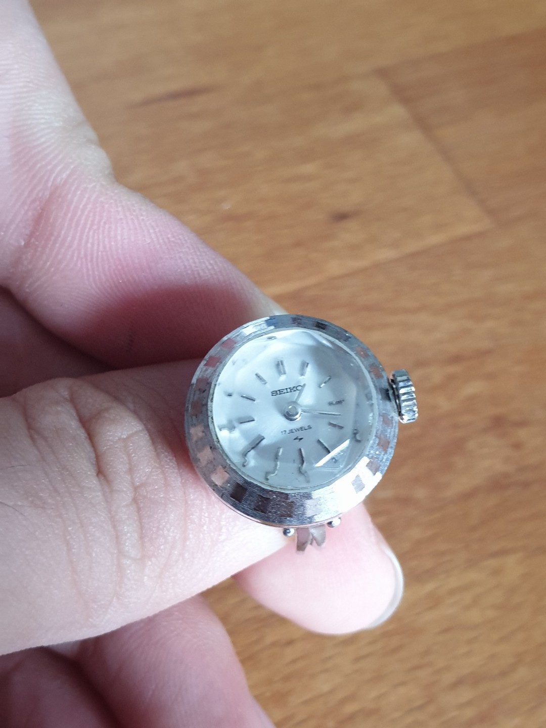 Seiko ring watch top