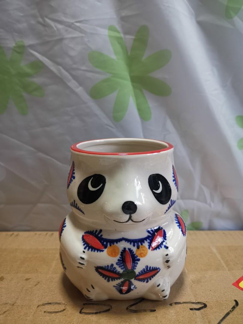 Cups (Category: Coffee & Tea Tableware) located in Singapore. Submitted by phonesaver (Listing ID 267599355, Image 3). Description: Feel free to whatapp me at 98666789 If you interested and is limited stock for your information. Thanks I can sell you better pay if you buy two or more..