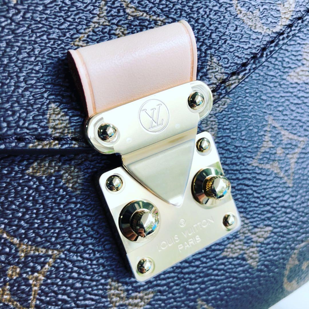 Hard to find Louis Vuitton POCHETTE METIS, Women's Fashion, Bags