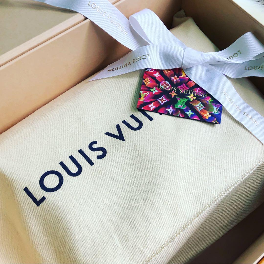 Hard to find Louis Vuitton POCHETTE METIS, Women's Fashion, Bags