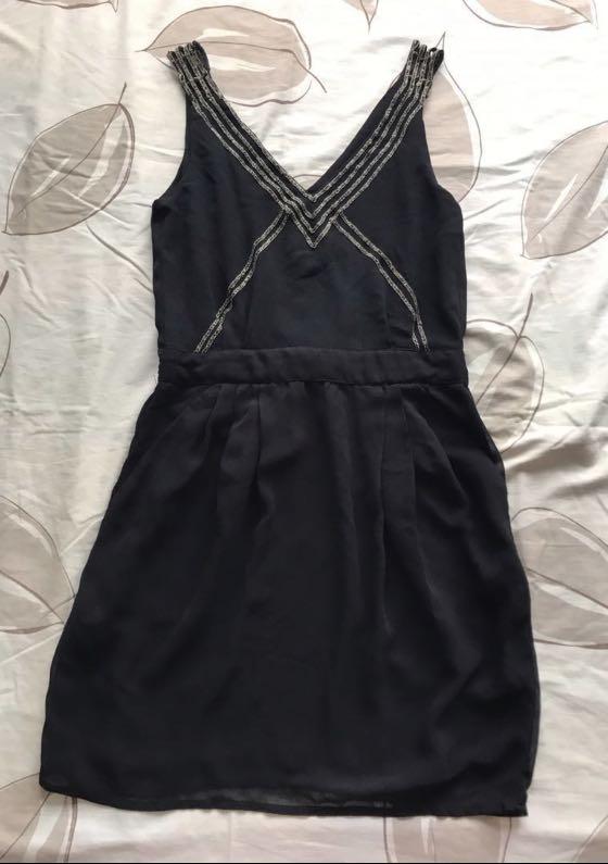 Mango Cocktail Dress (Category: Evening dresses & gowns) located in Makati City. Submitted by joyness2theworld (Listing ID 267571462, Image 1). Description: Perfect for party or dinner date. Can be worn casual or formal. Missing beads but negligible. .