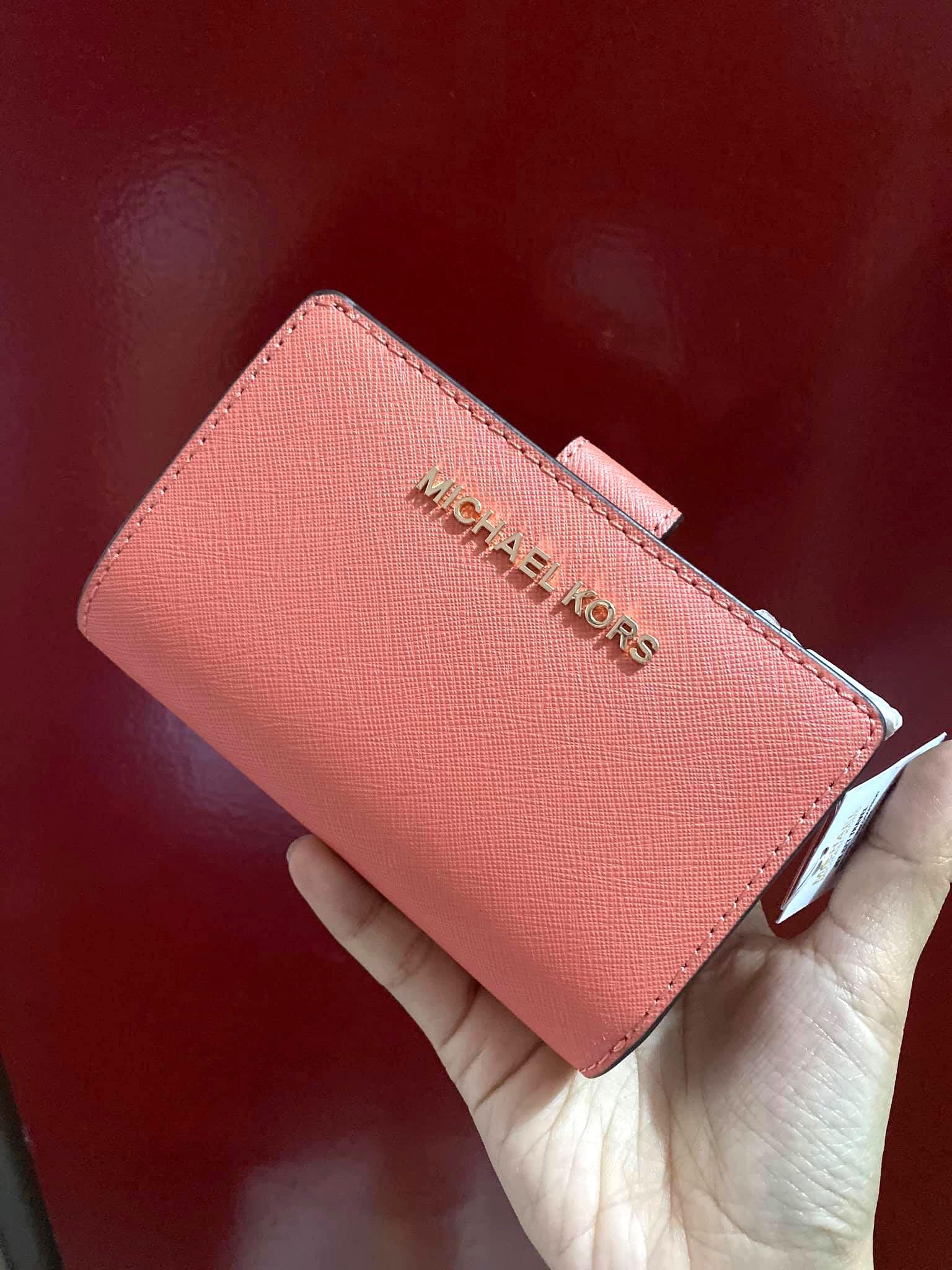 Michael kors online wallet usa