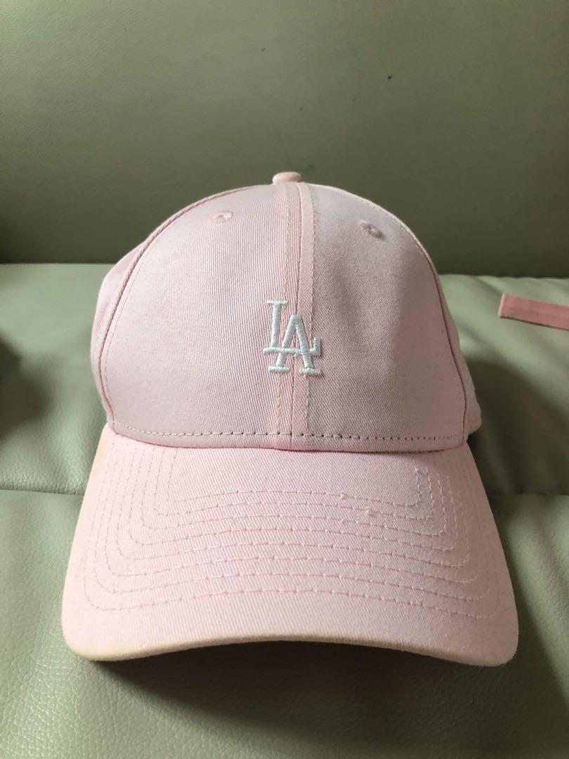 MLB Cap帽 （分類：帽）位於 Hong Kong。 由 sophie_bb 提交（商品編號 266389708，圖片 3）。簡介： $80 for one 100%real 90% new 中間粉紅色底白字已售。