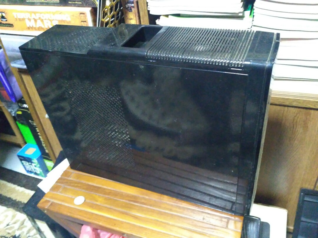 Old pc casing with parts, Computers & Tech, Parts & Accessories ...