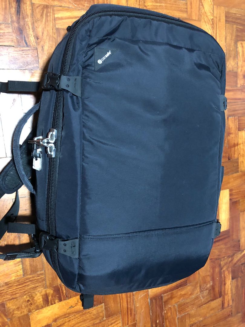 Pacsafe 40 top