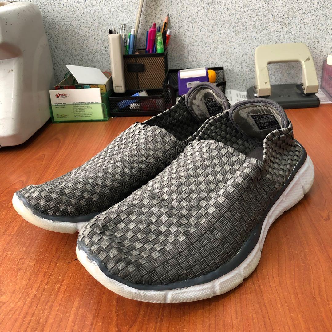 Skechers Dual Lite Slip On