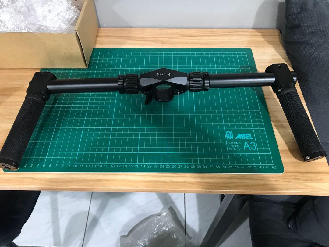 Smallrig Dual Handle for Ronin-S (Category: Gimbals & Stabilizers ) located in Manila. Submitted by aji.aji (Listing ID 267488491, Image 1). Description: Brand new. Opened for testing only. Pick up in Tomas Morato or Grab Express shouldered by buyer. .