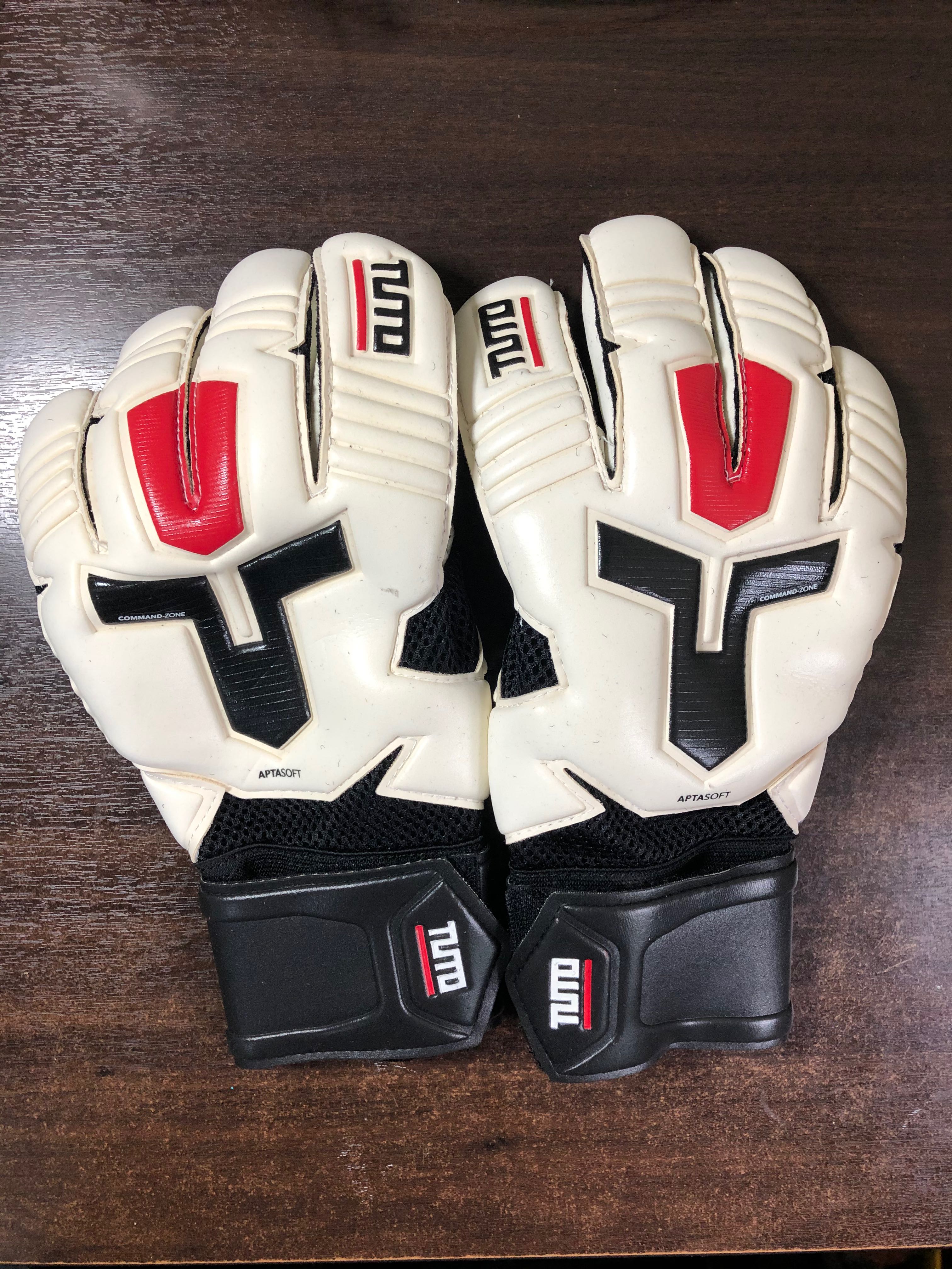 Tuto Aptasoft GK Goalkeeper Gloves, Sports Equipment, Sports & Games ...