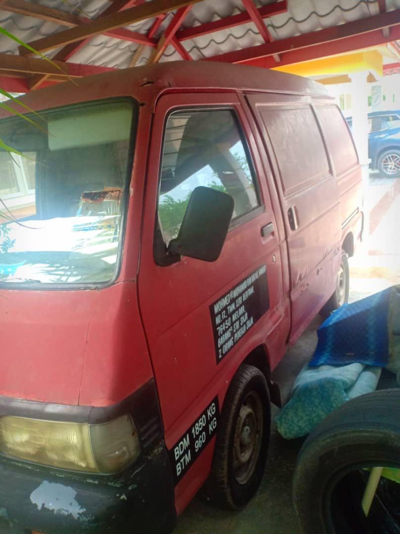 van second hand murah