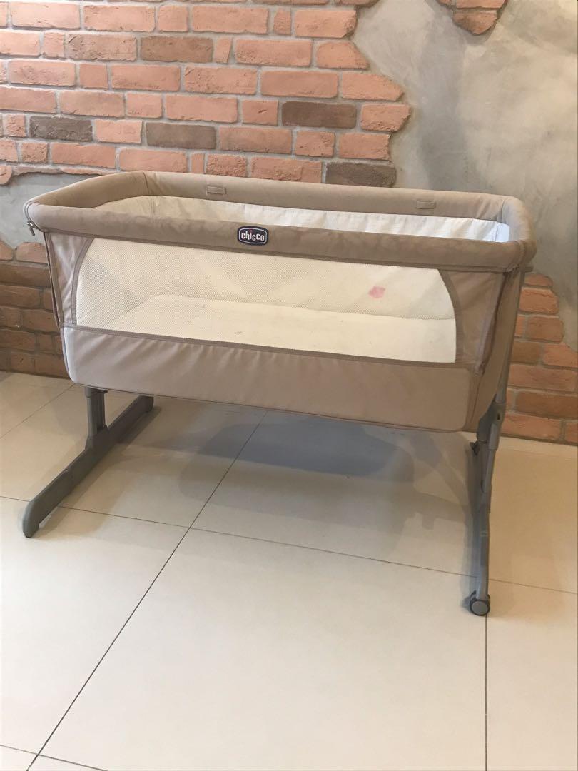 Chicco Next2Me Original, Grey  Side-Sleeping Crib, Adjustable