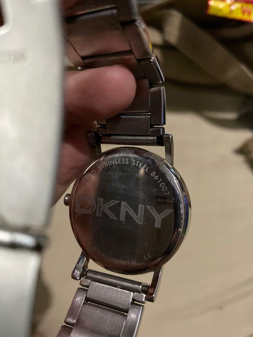 DKNY Men’s Quartz Watch - Preloved (Category: Men's Watches) located in Quezon City. Submitted by roymachine (Listing ID 267774225, Image 2). Description: Original DKNY, bought in California - Scratch at 1 o’clock position (3rd photo).