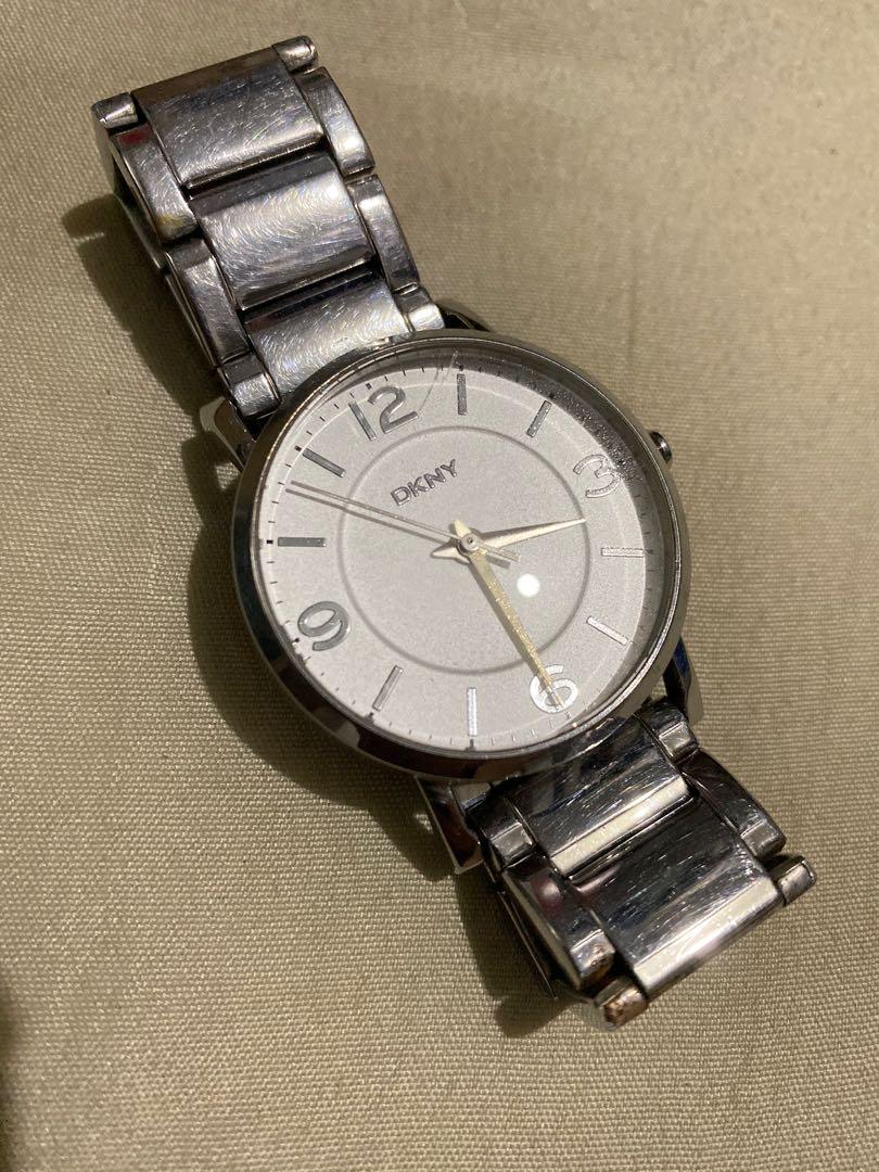 DKNY Men’s Quartz Watch - Preloved (Category: Men's Watches) located in Quezon City. Submitted by roymachine (Listing ID 267774225, Image 1). Description: Original DKNY, bought in California - Scratch at 1 o’clock position (3rd photo).