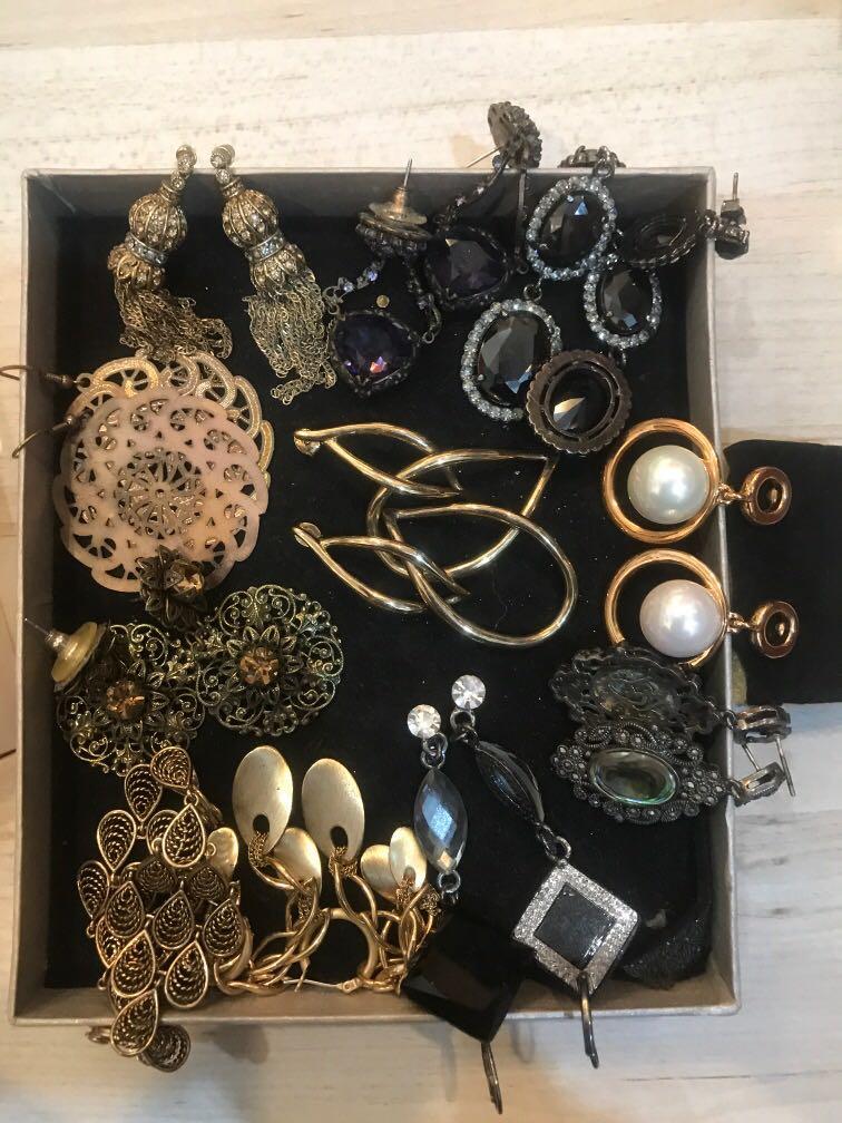 Earring (Category: Earrings) located in Kuala Lumpur. Submitted by kektkh (Listing ID 267712097, Image 3). Description: Buy 3 for RM25 Buy 5 for RM35 Buy 10 for RM60 .