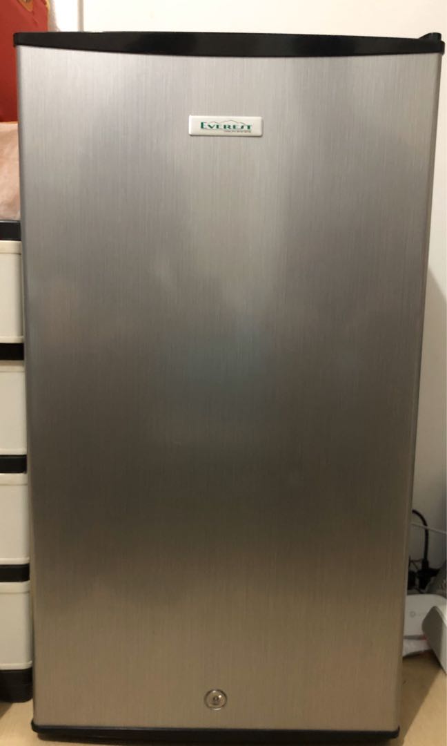 Everest mini refrigerator, TV & Home Appliances, Kitchen Appliances