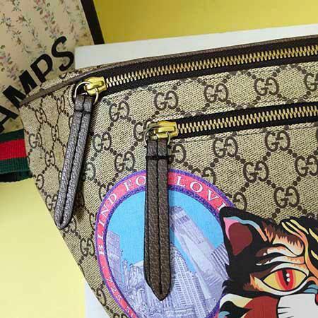 Gucci tiger hotsell pouch