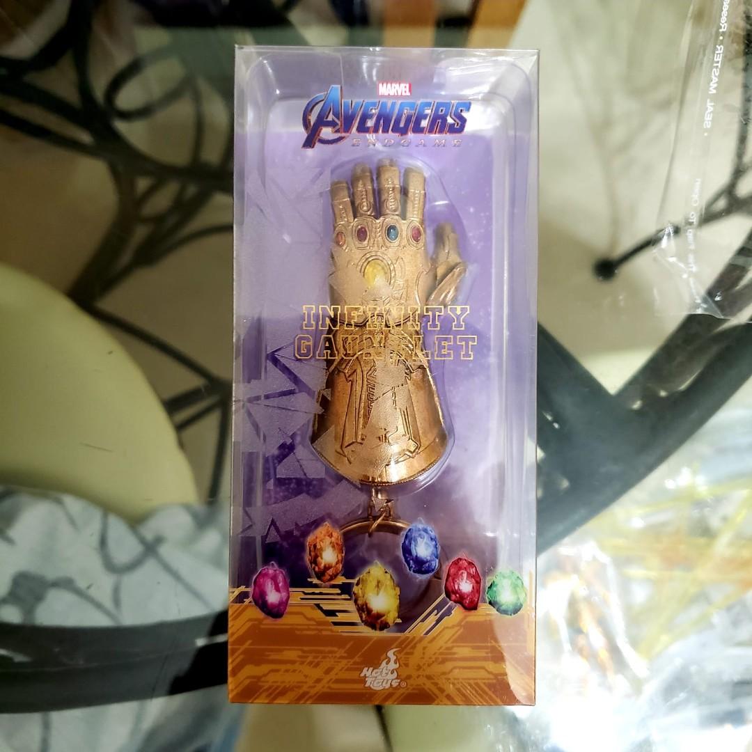 Hot toys store infinity gauntlet keychain