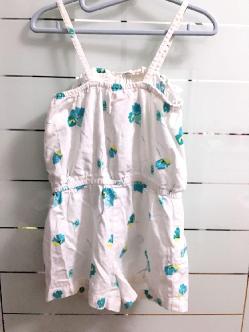 Joe fresh floral jumpsuit (Category: Babies & Kids Fashion) located in Taguig. Submitted by horfield (Listing ID 267827820, Image 2). Description: .